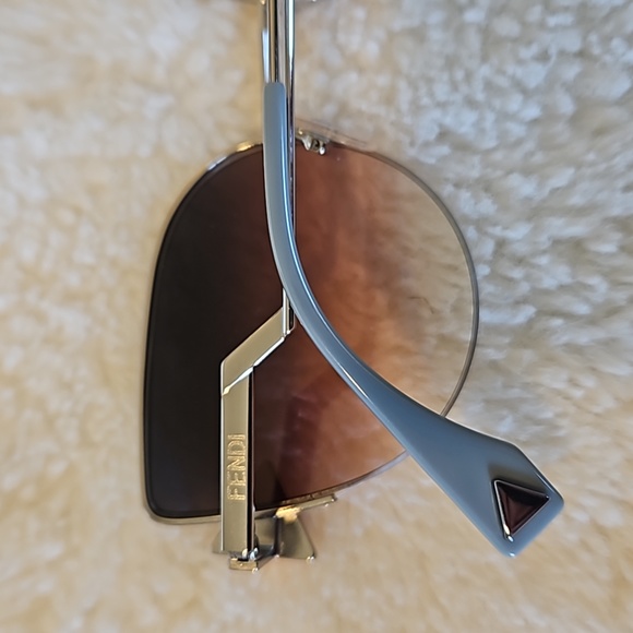 FENDI Cateye Sunglasses with Lens Detail - Full Inclusion (Case, Cloth, COA) - Picture 7 of 12
